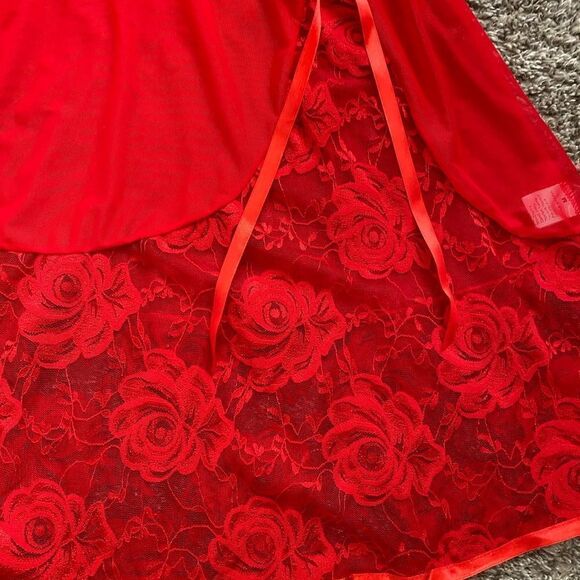 ❤️Romantic Red Baby Doll Lace Nightie/Thong. VNeck, Adjustable Spaghetti Strap. - Picture 4 of 7
